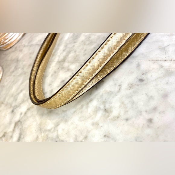 MICHAEL KORS Limited Edition Hearts Jet Set Travel Carryall Tote - Picture 11 of 15